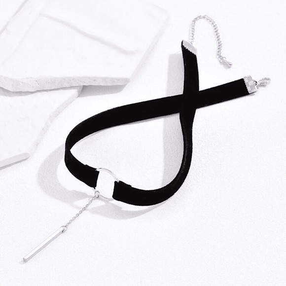 🔵𝟲𝟱%𝗢𝗙𝗙 𝗯𝘂𝗻𝗱𝗹𝗲𝘀 𝟯+🔵 New Silver Bar Minimalist Black Drop Choker - Picture 5 of 12